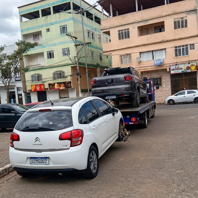 Transporte seguro de veículo no guincho